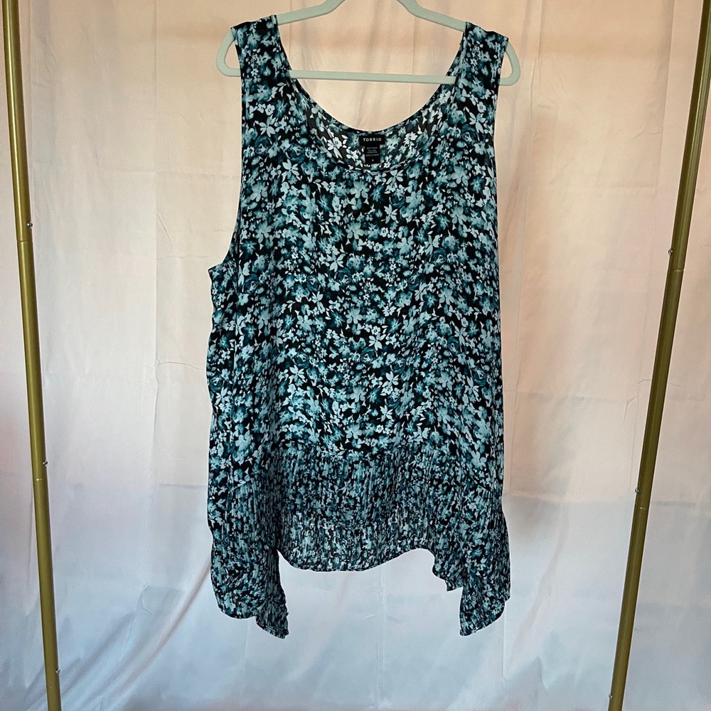 Teal, White, and Black Floral Sleevless Blouse